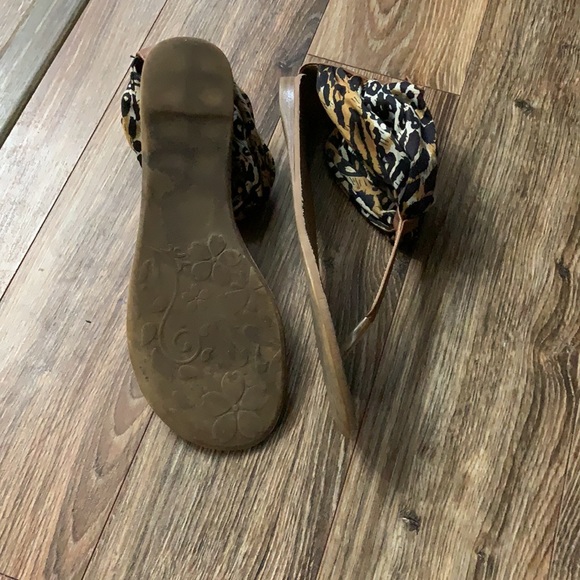 Sandals - Picture 3 of 4